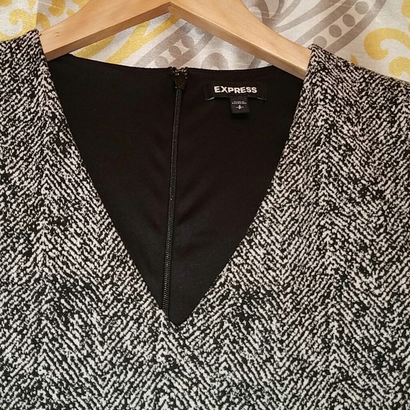 Express Black & White Dress - Picture 3 of 8